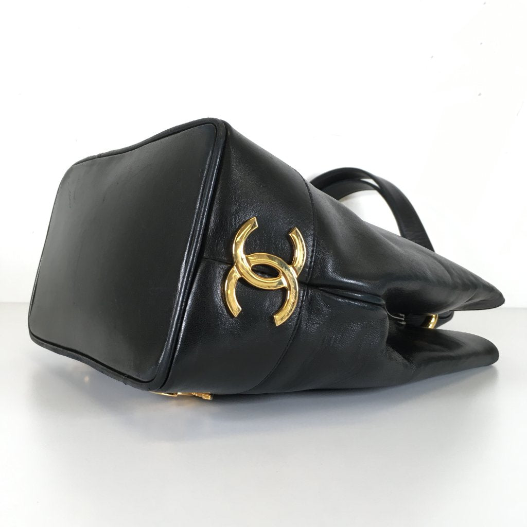 CHANEL VINTAGE BUCKET BAG