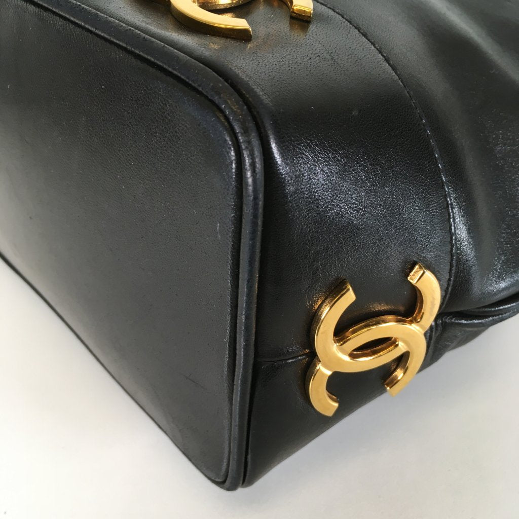 CHANEL VINTAGE BUCKET BAG