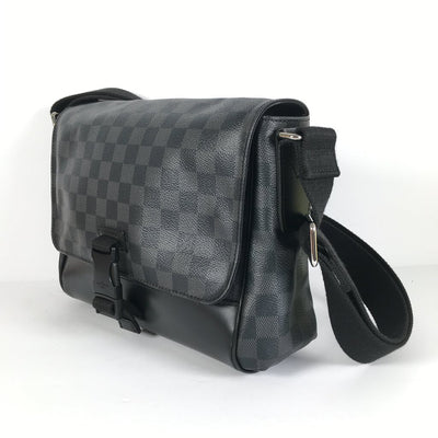 Lous Vuitton Messenger