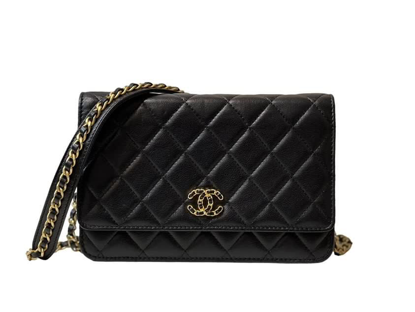 Chanel Seasonal CC Wallet on Chain