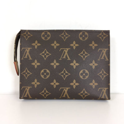 Louis Vuitton Toiletry 19