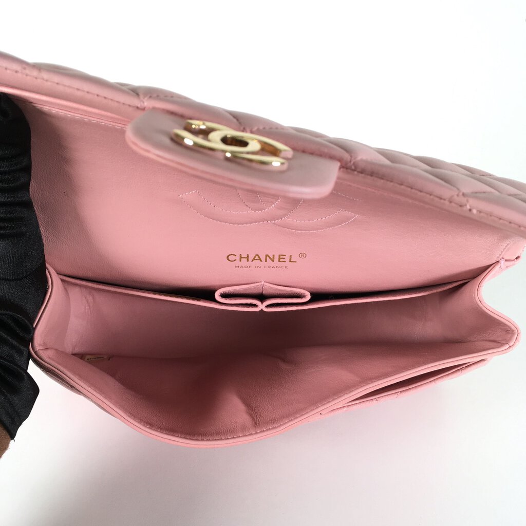 Chanel Classic Vintage ML Flap