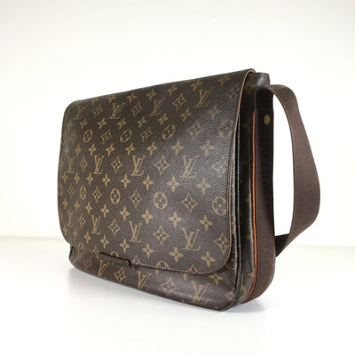 Louis Vuitton Beauburg Messenger Bag