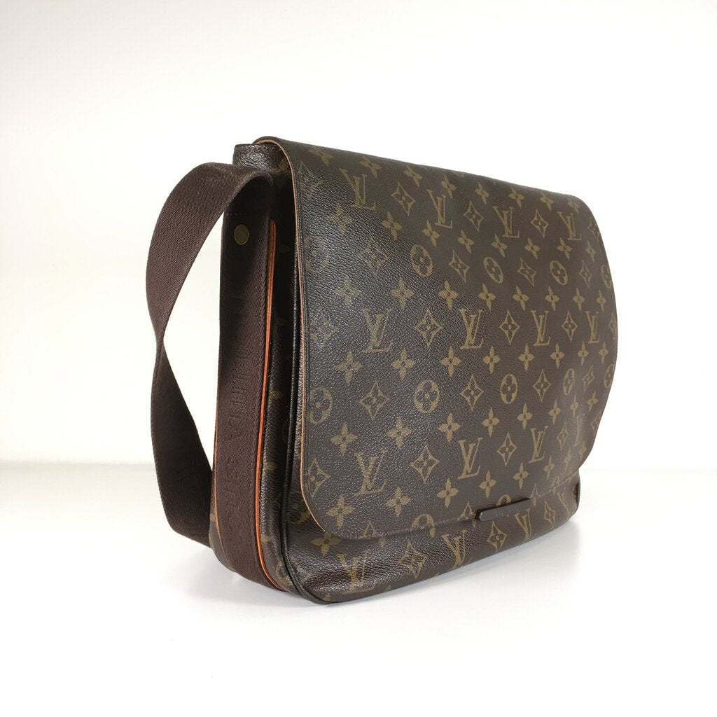 Louis Vuitton Beauburg Messenger Bag