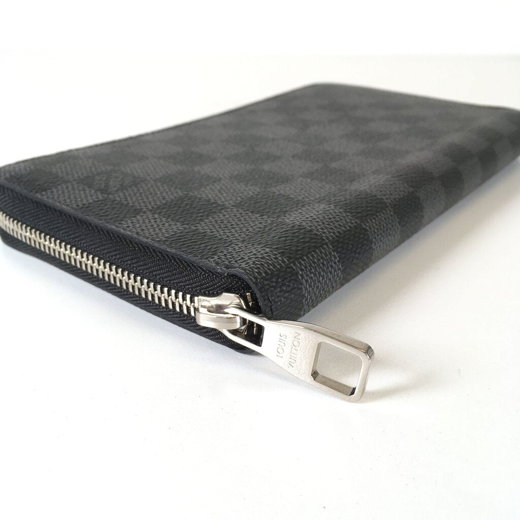 Louis Vuitton Zippy Wallet