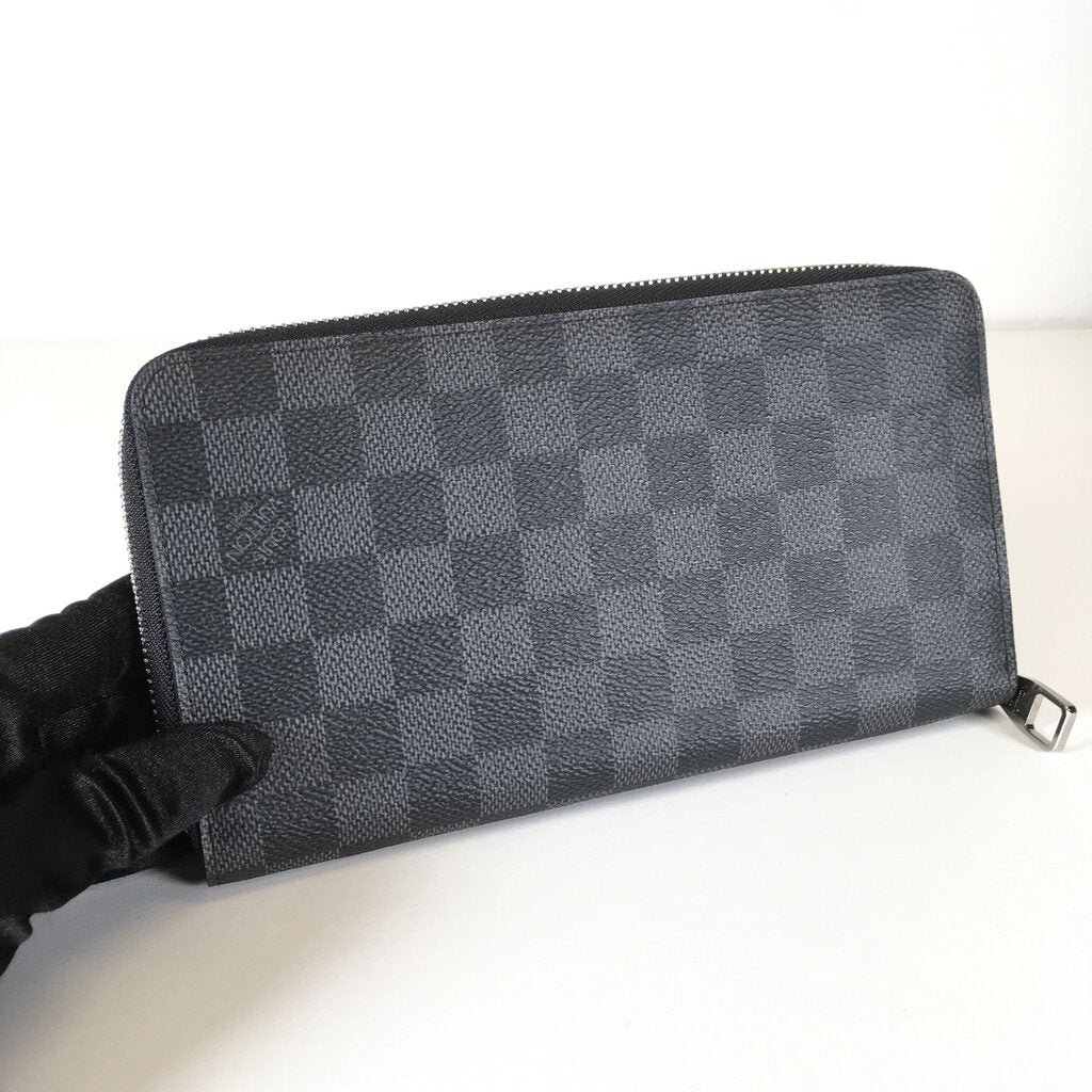 Louis Vuitton Zippy Wallet