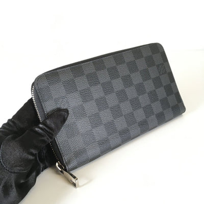 Louis Vuitton Zippy Wallet