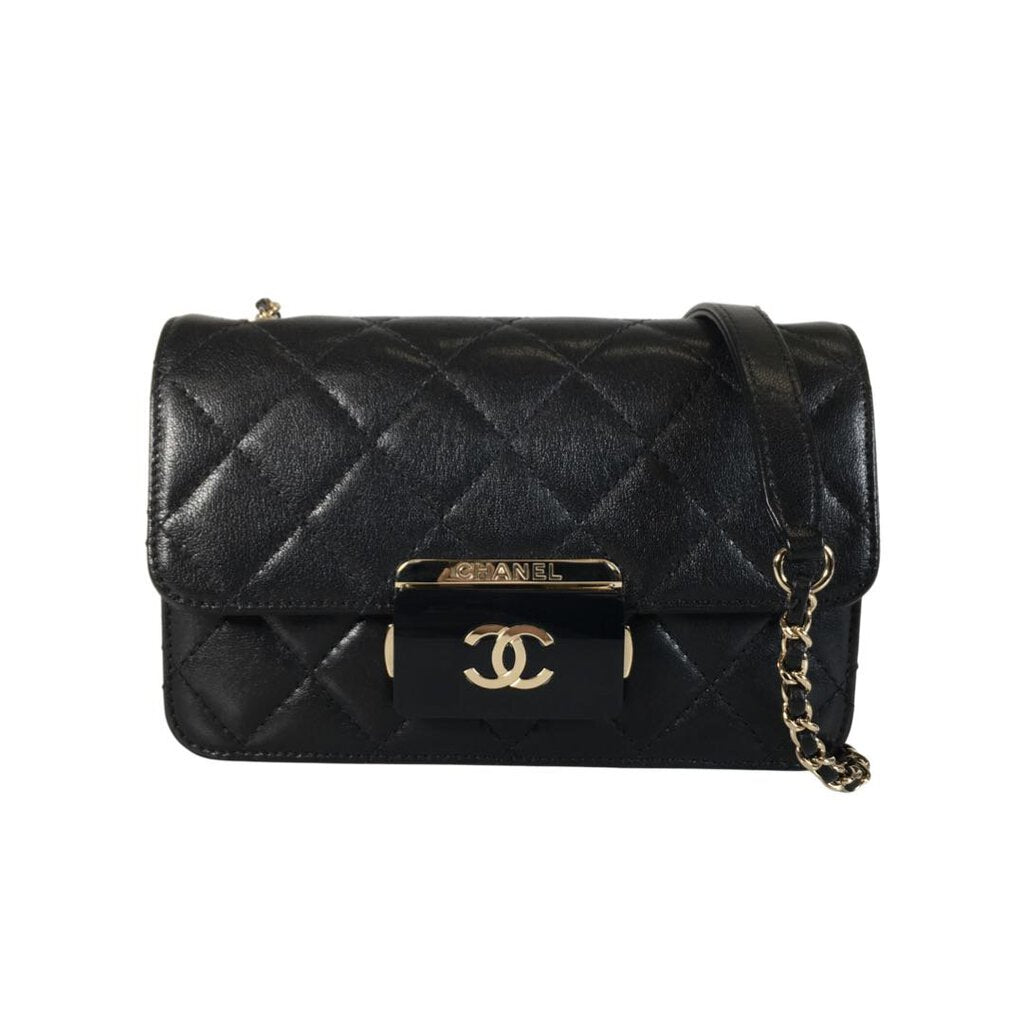 Chanel Click Wallet on Chain