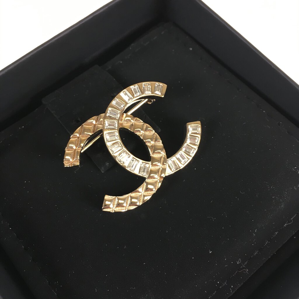 Chanel CC Gold Brooch