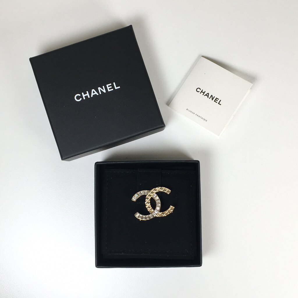 Chanel CC Gold Brooch