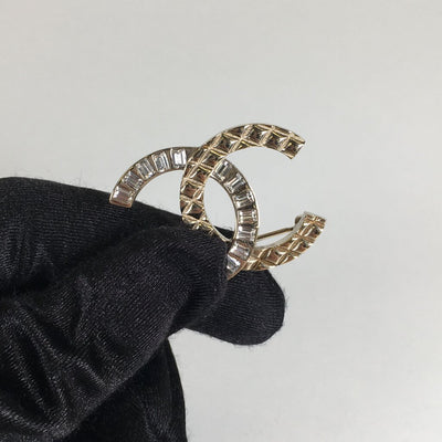 Chanel CC Gold Brooch