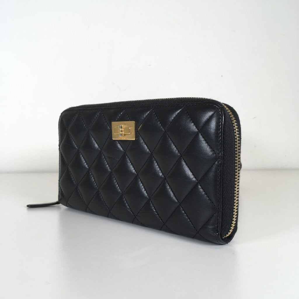 Chanel Reissue Zippy Wallet