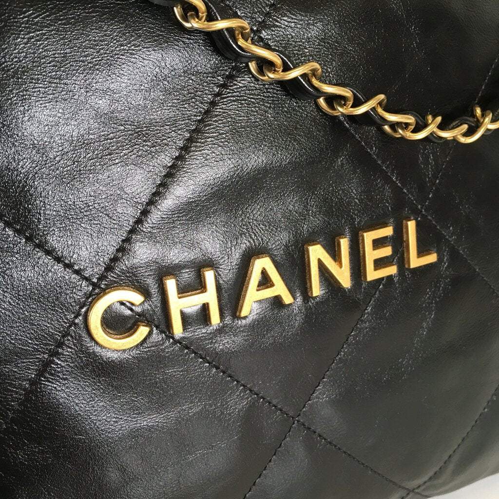 Chanel 22 Handbag