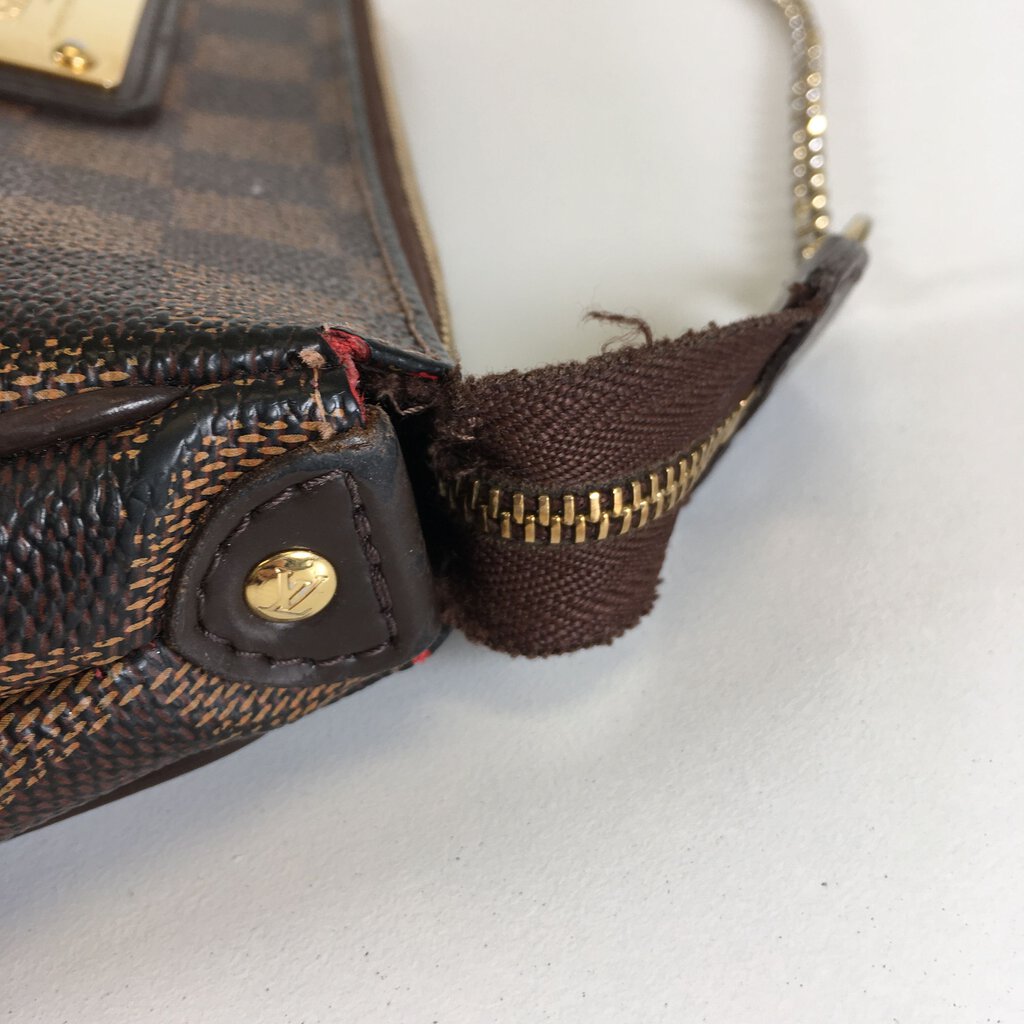 Louis Vuitton Eva Clutch