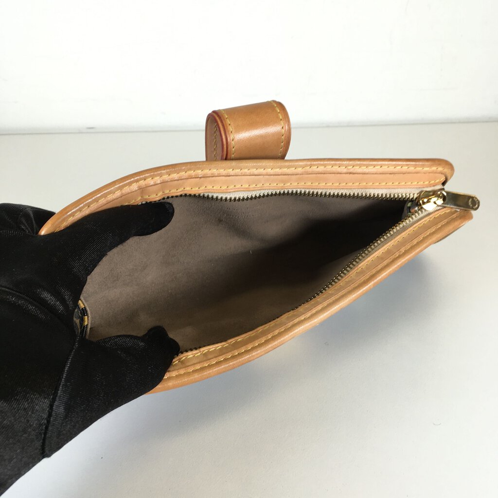 Louis Vuitton Shirley Clutch