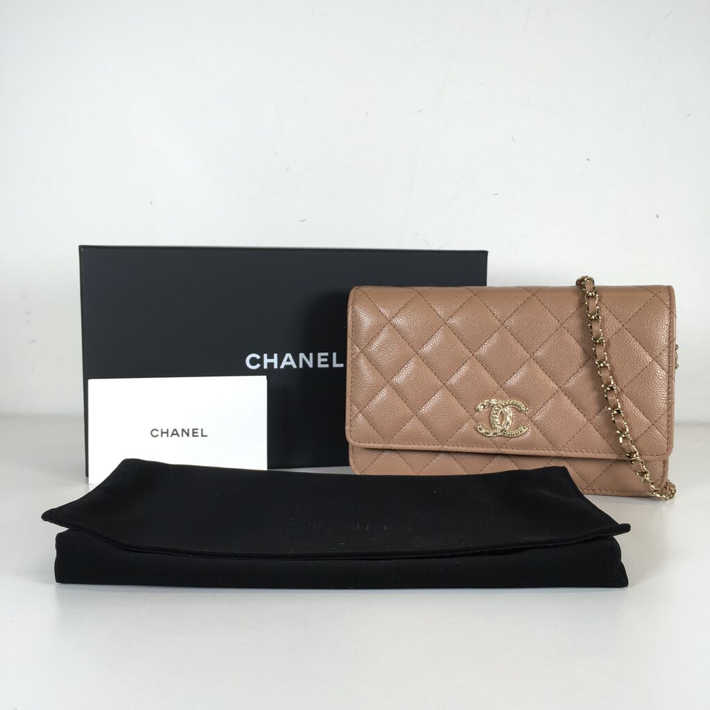 Chanel Wallet on Chain (WOC)