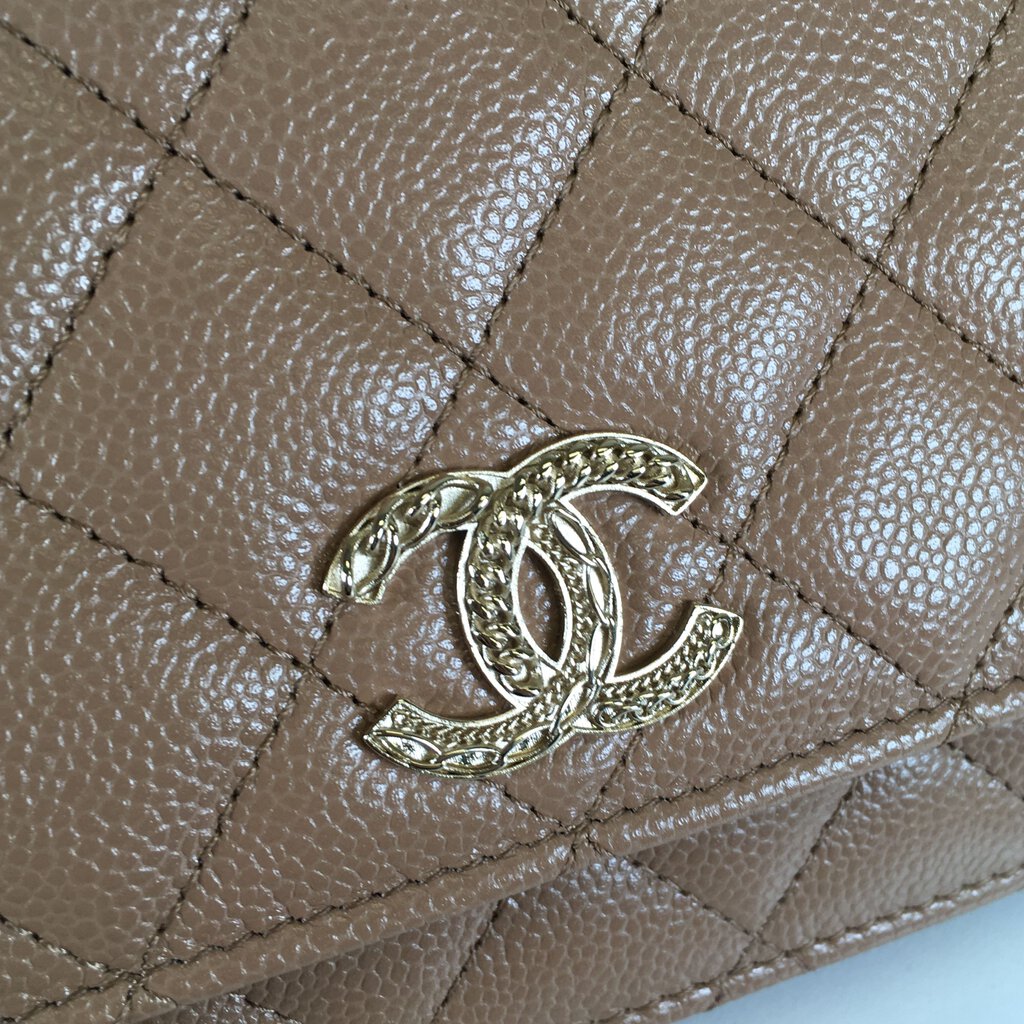 Chanel Wallet on Chain (WOC)