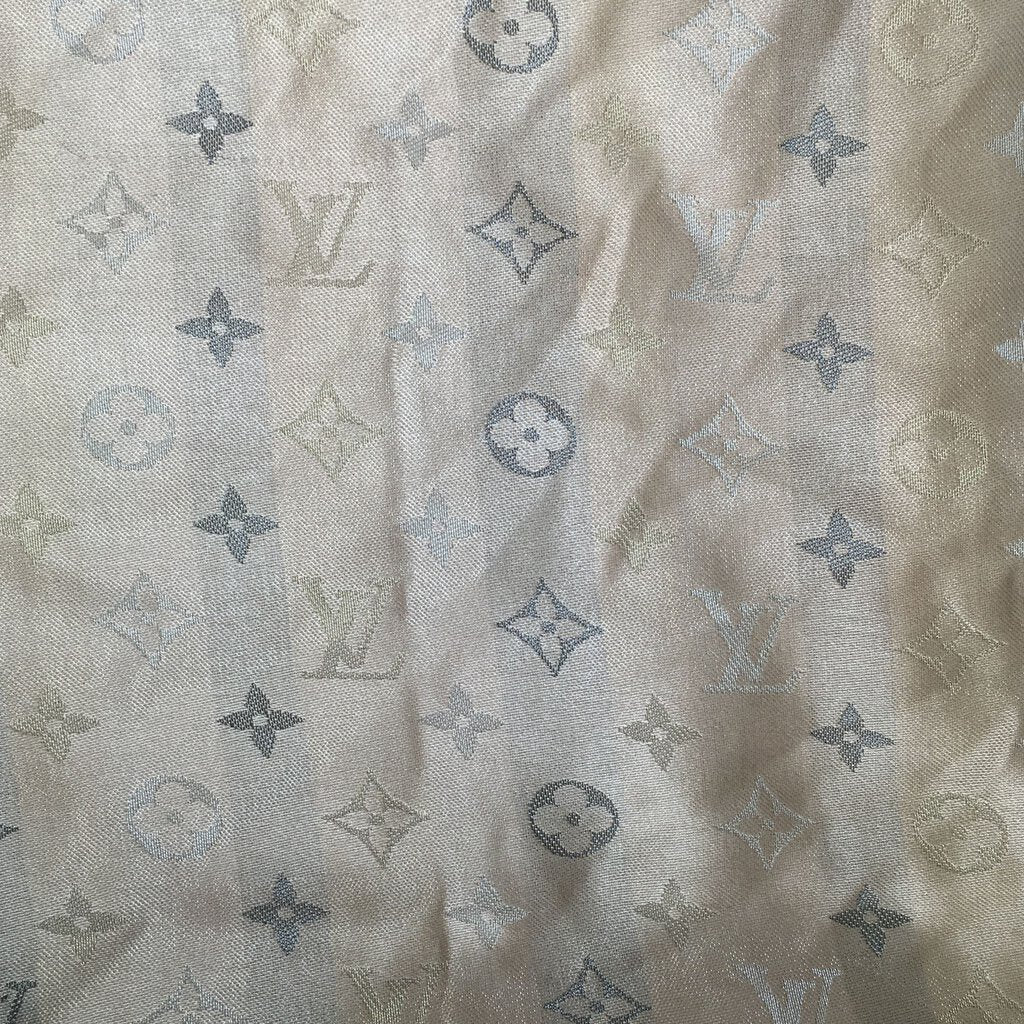 Louis Vuitton So Shine Shawl