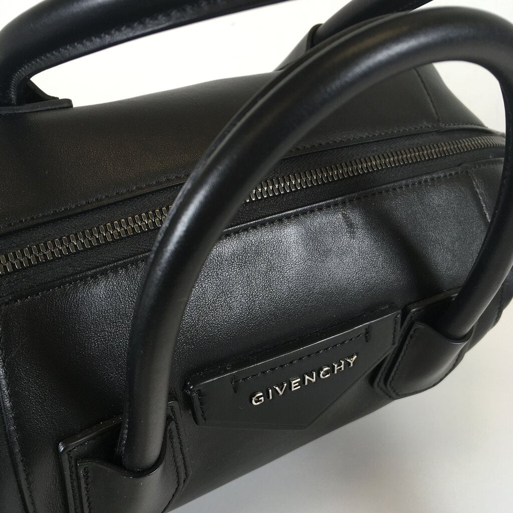 Givenchy Soft Antigona