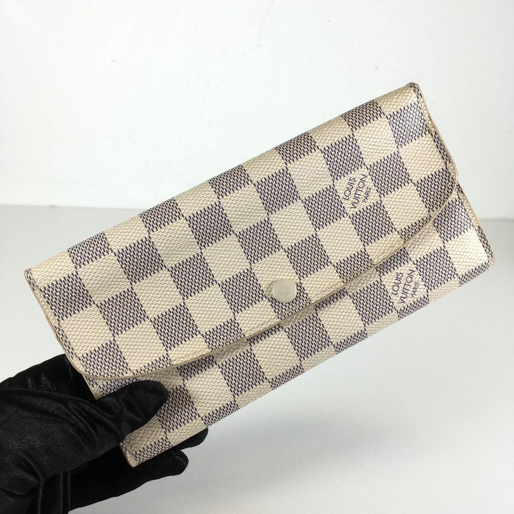 Louis Vuitton Emilie Wallet