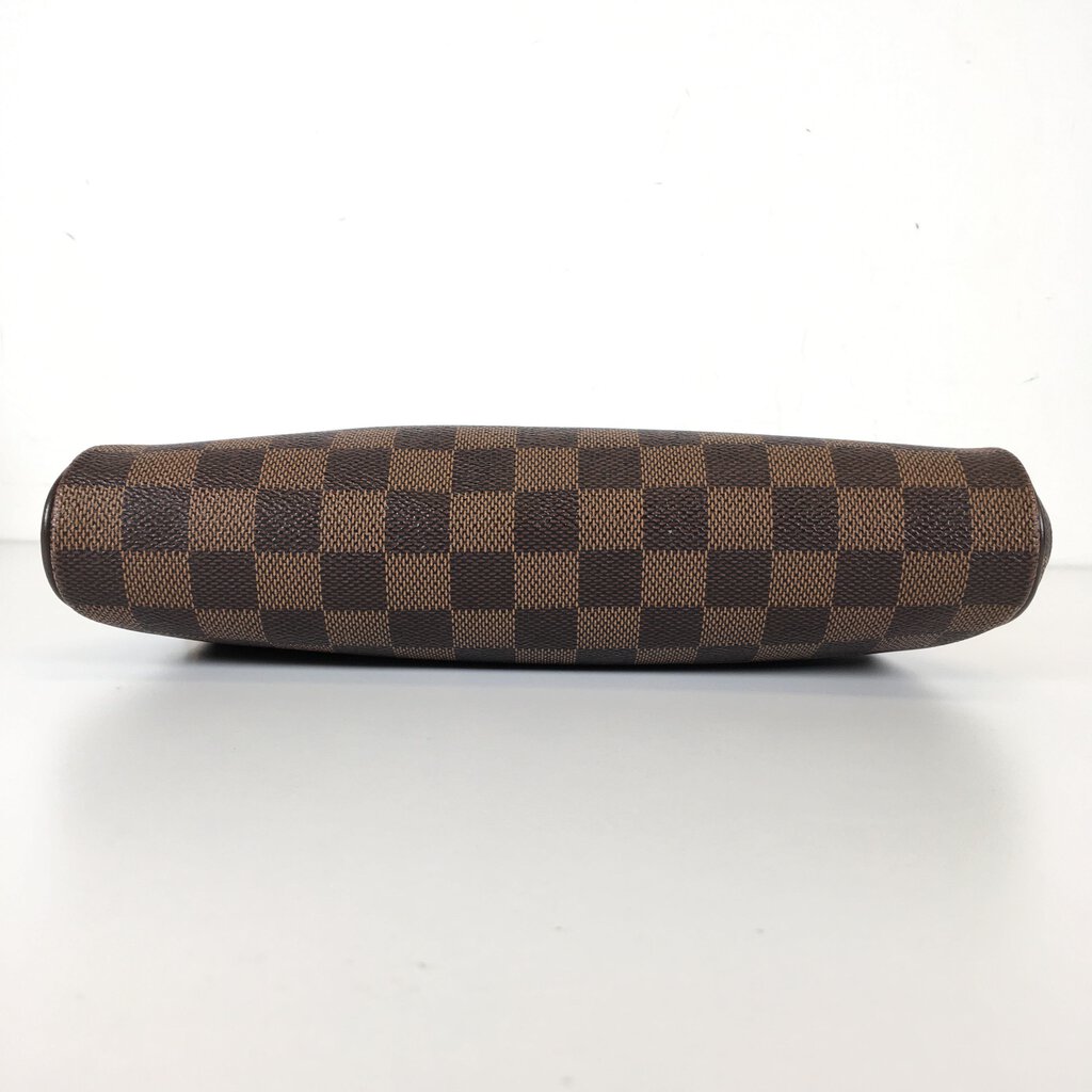 Louis Vuitton Eva Clutch