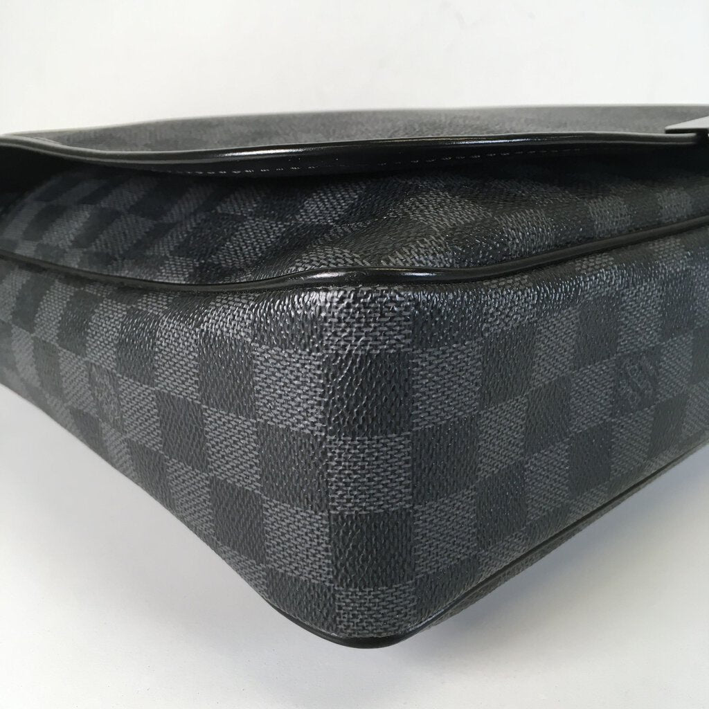 Louis Vuitton Daniel Messenger Bag