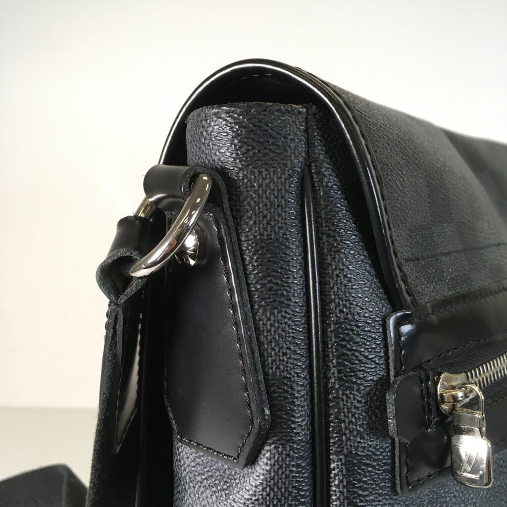 Louis Vuitton Daniel Messenger Bag