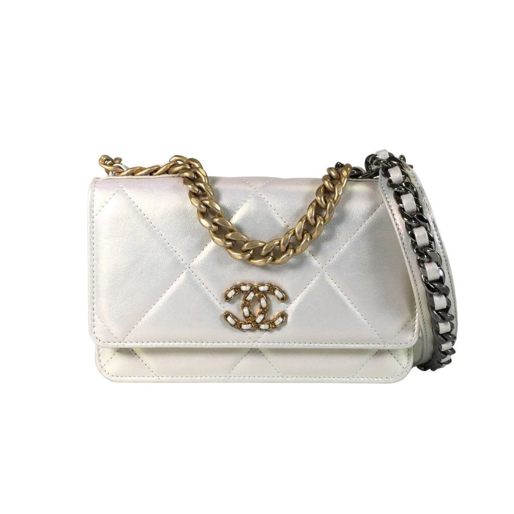 Chanel 19 Wallet on Chain