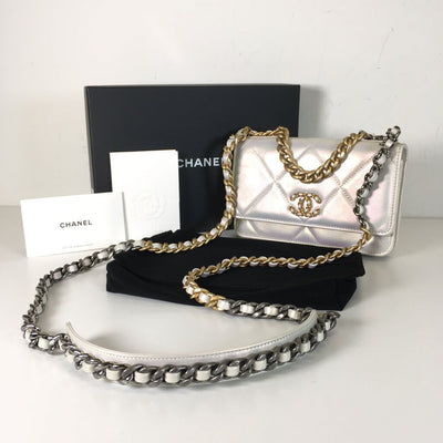 Chanel 19 Wallet on Chain