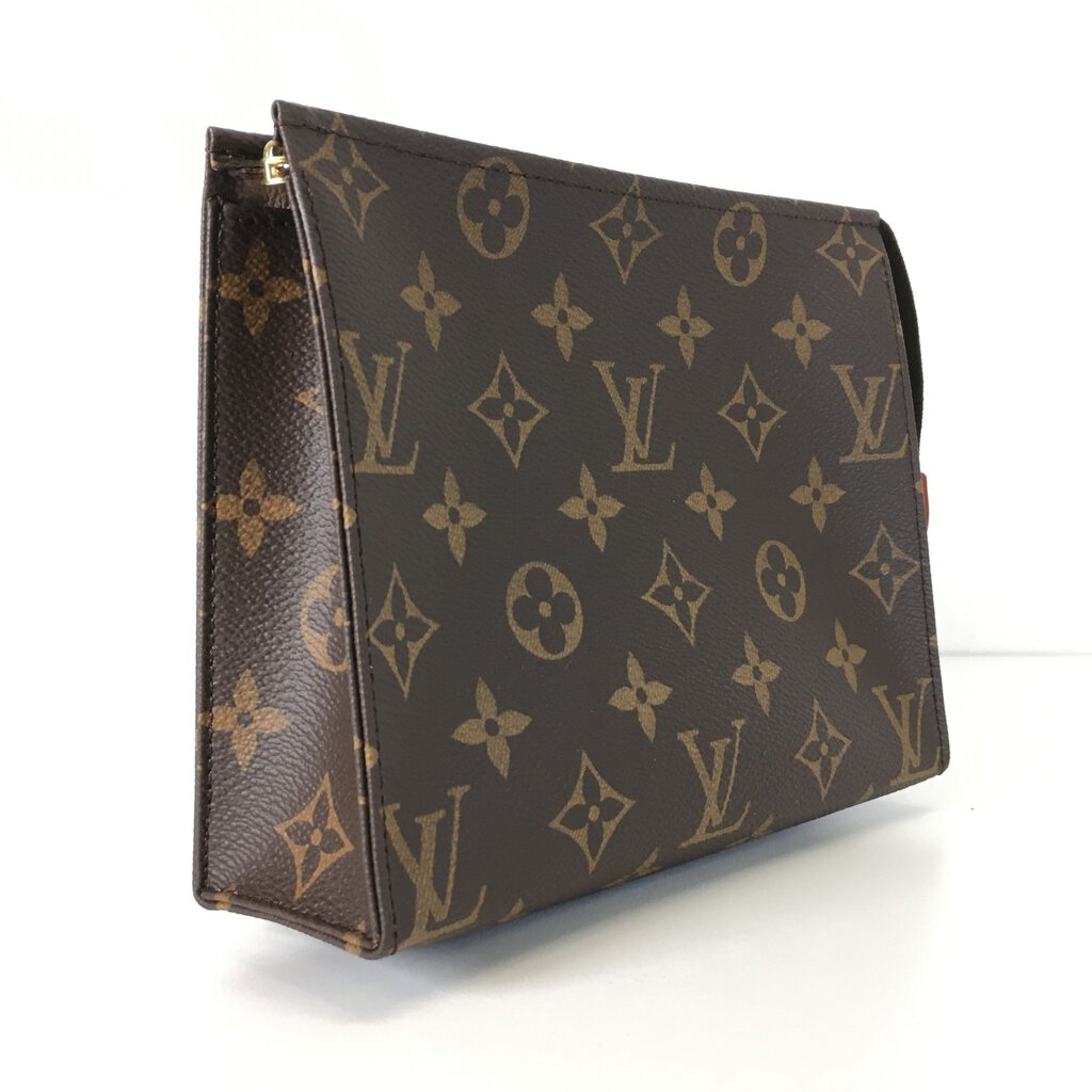 Louis Vuitton Toiletry 19