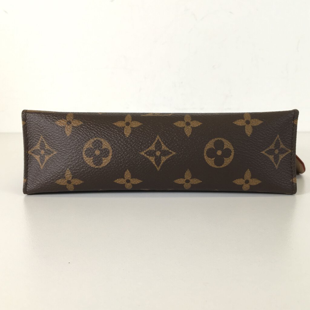 Louis Vuitton Toiletry 19