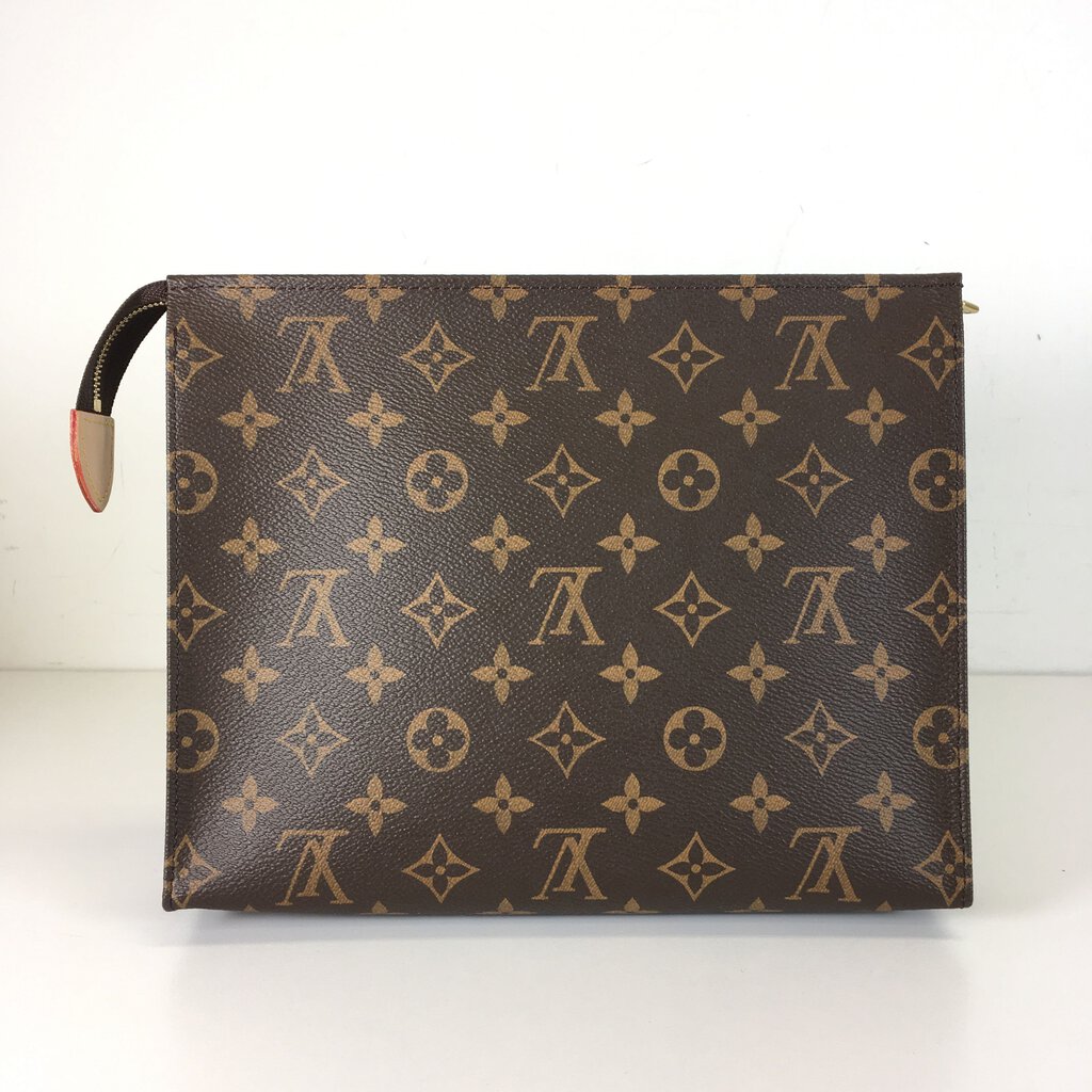 Louis Vuitton Toiletry 26