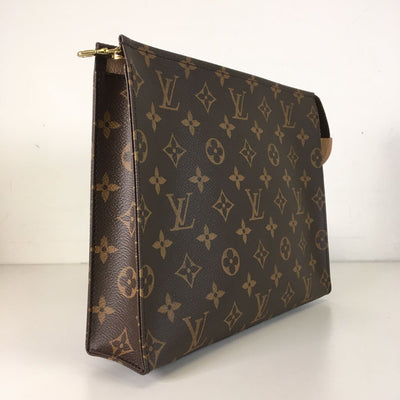 Louis Vuitton Toiletry 26