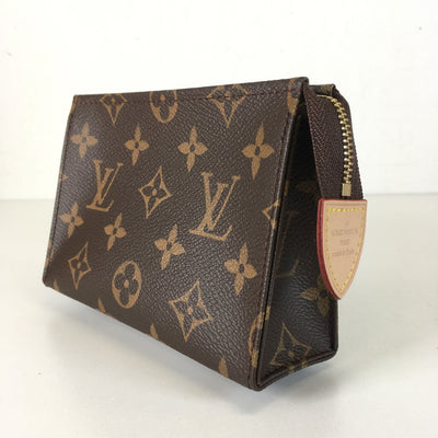 Louis Vuitton Toiletry 15