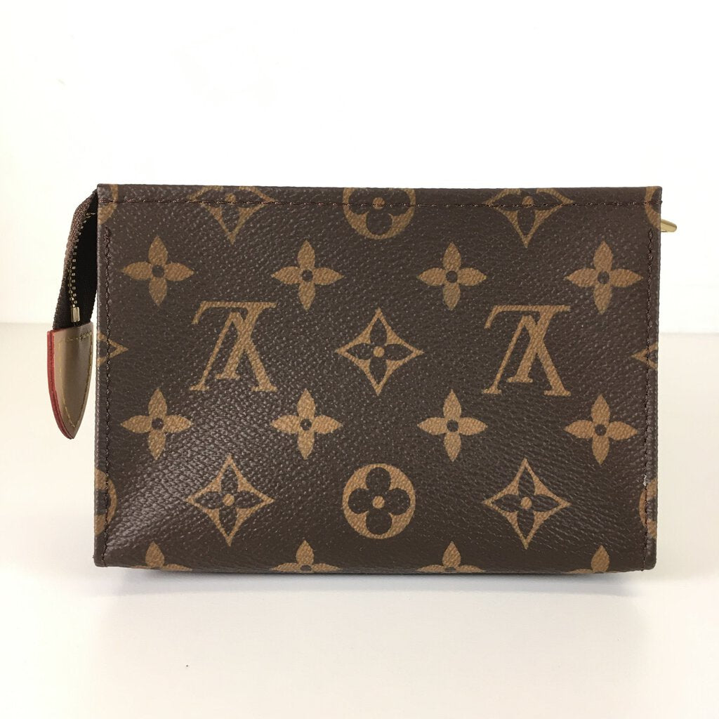 Louis Vuitton Toiletry 15