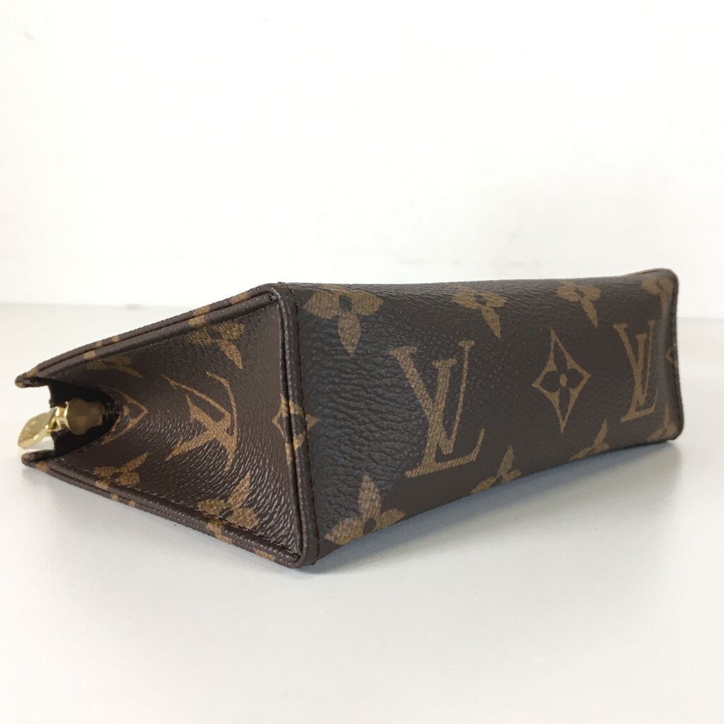 Louis Vuitton Toiletry 15