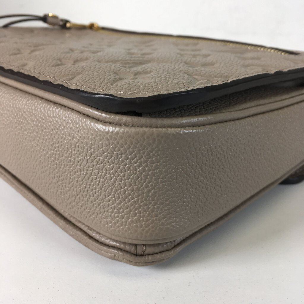 Louis Vuitton Pochette Metis