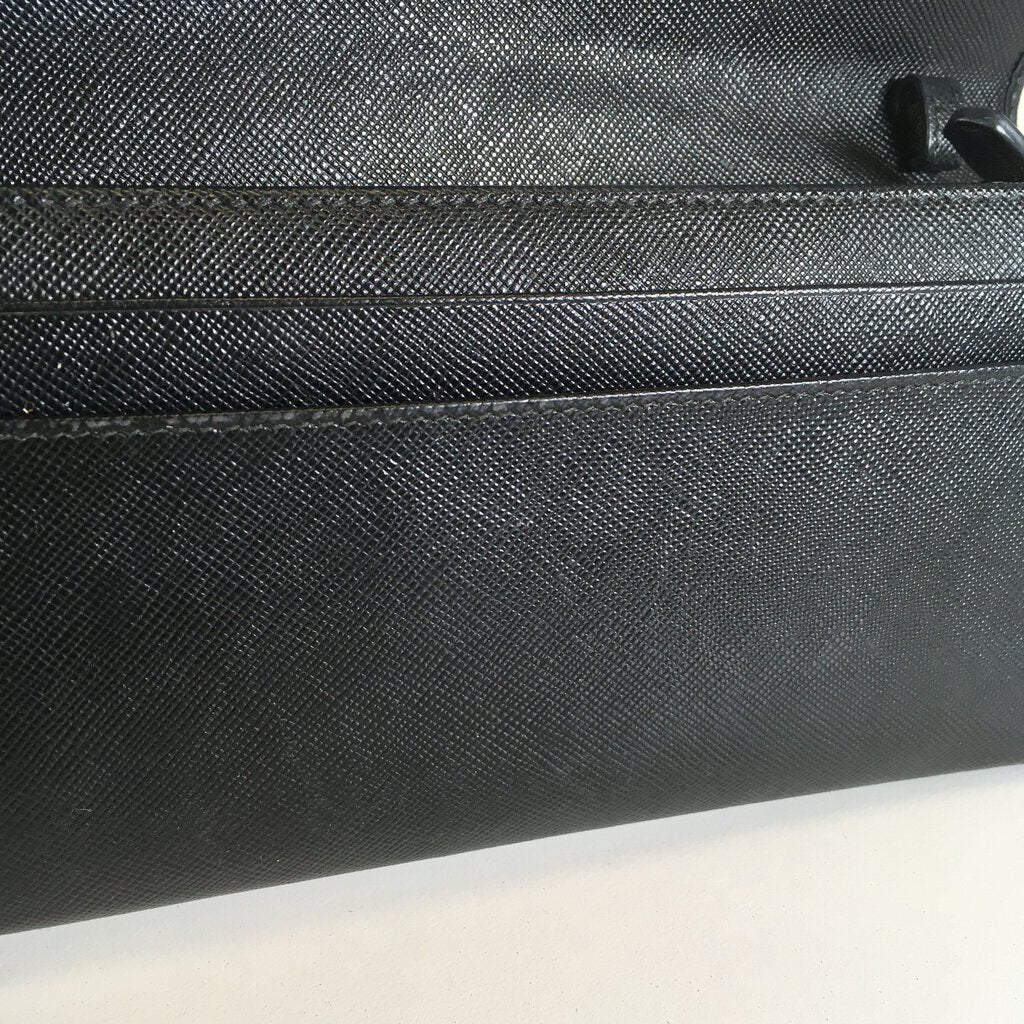 Prada Saffiano Wallet on Chain