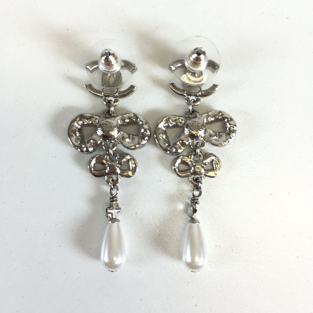 Chanel Dangle Pearl Drop Earrings