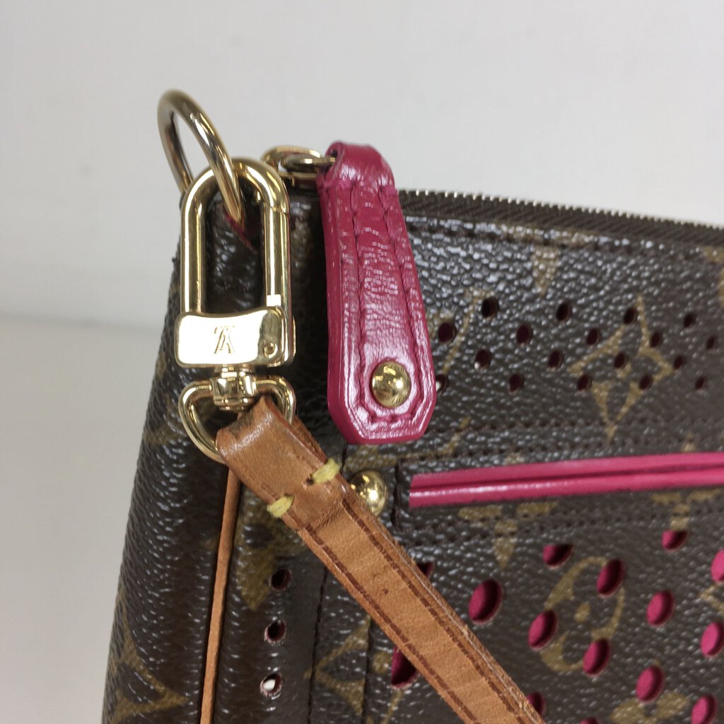 Louis Vuitton Pochette Accessories