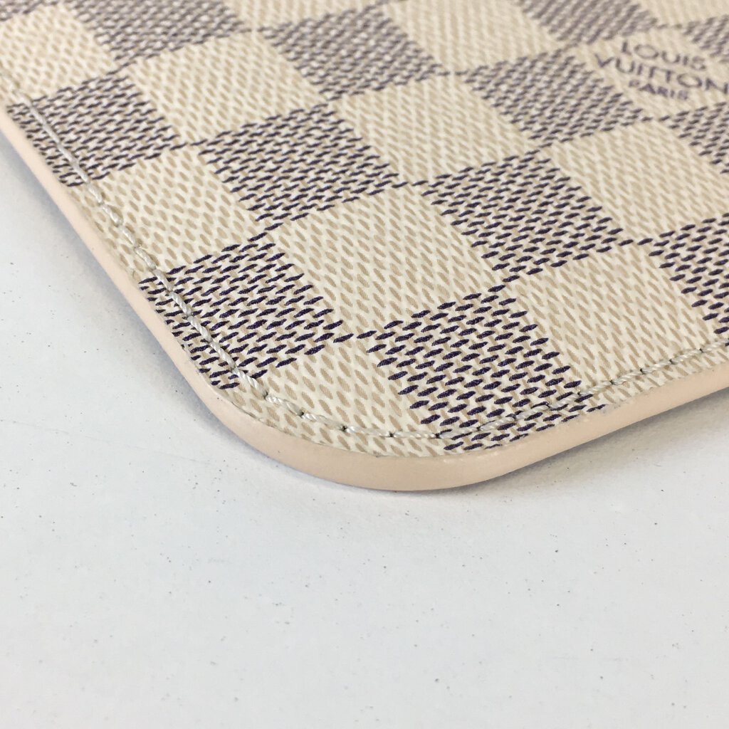 Louis Vuitton Neverfull Pouch