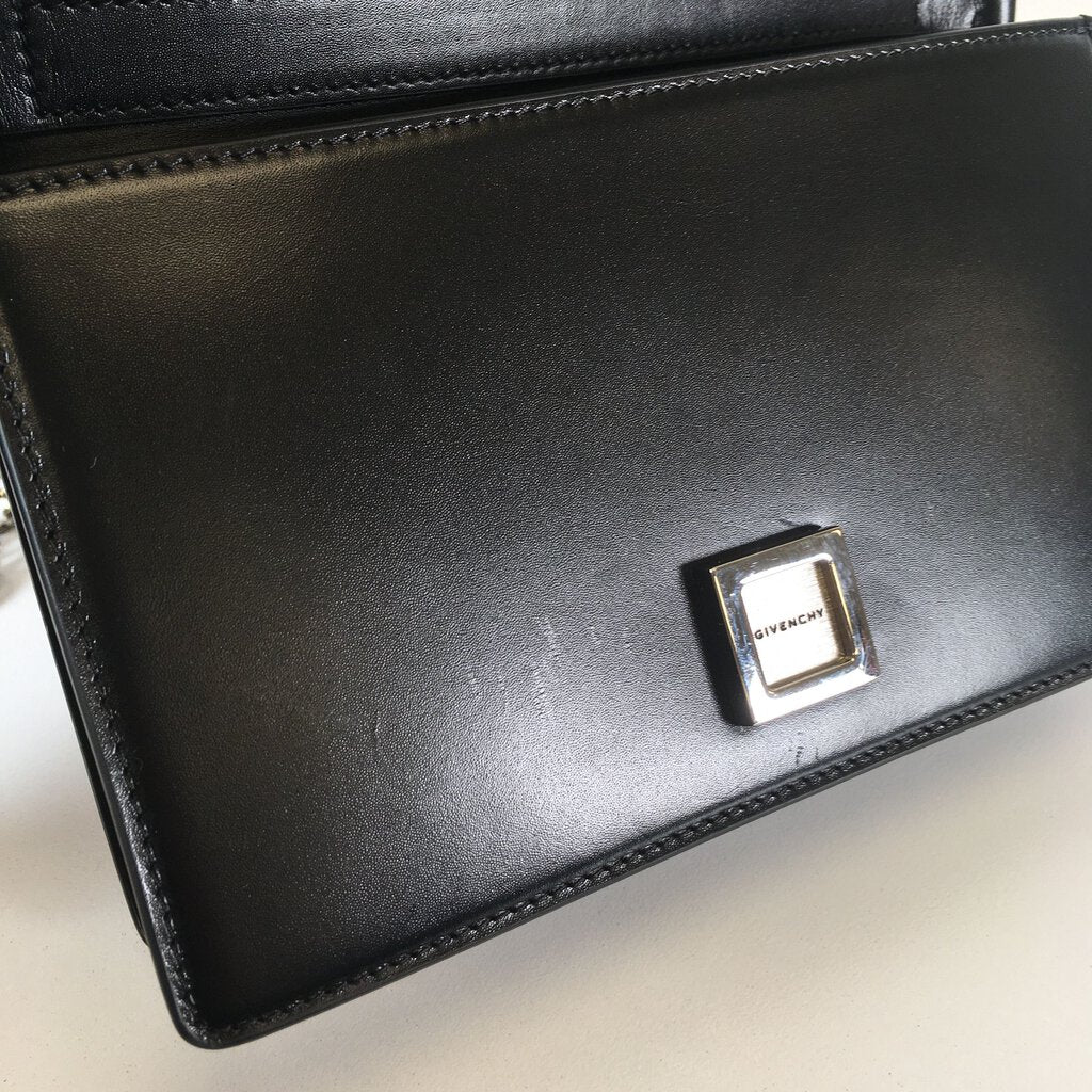 Givenchy 4G Chain Shoulder Bag