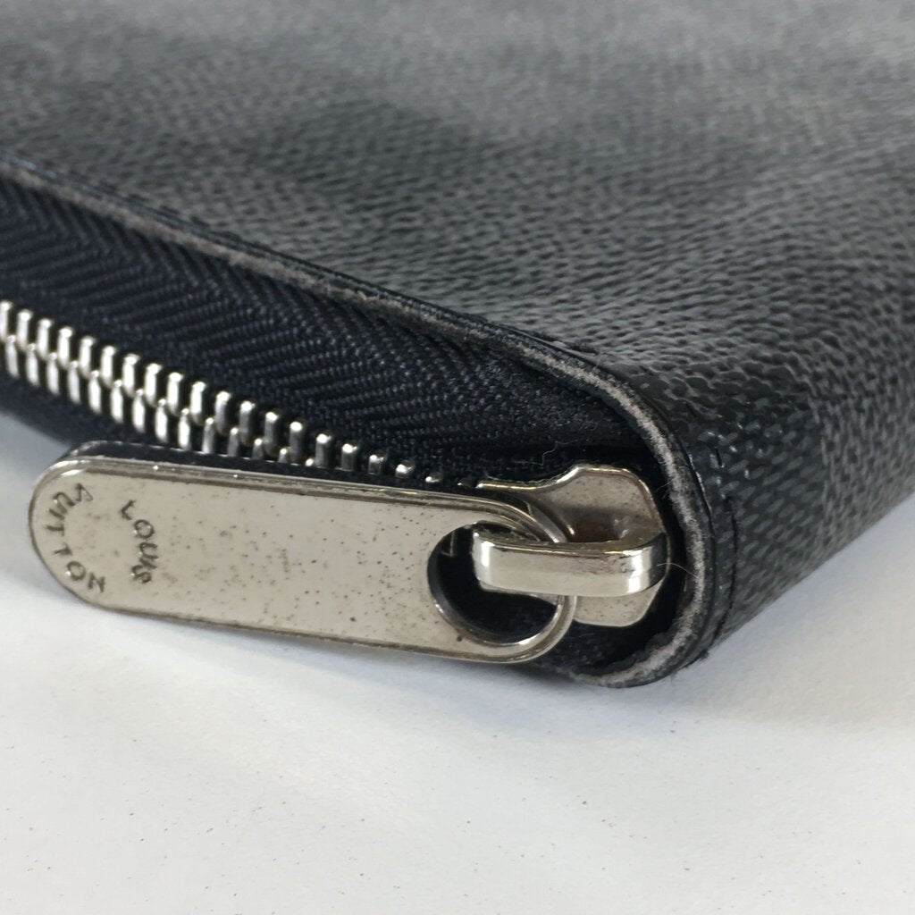 Louis Vuitton Zippy Organizer Wallet