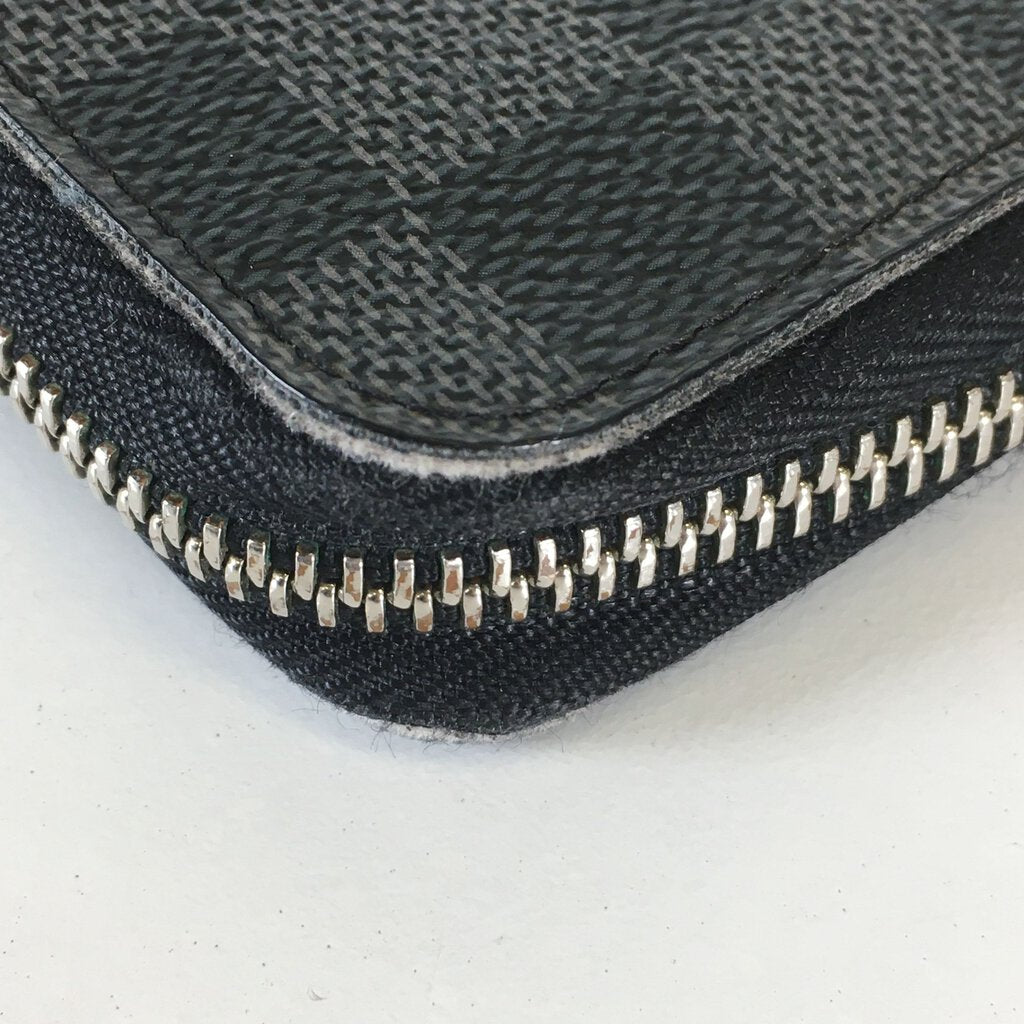 Louis Vuitton Zippy Organizer Wallet