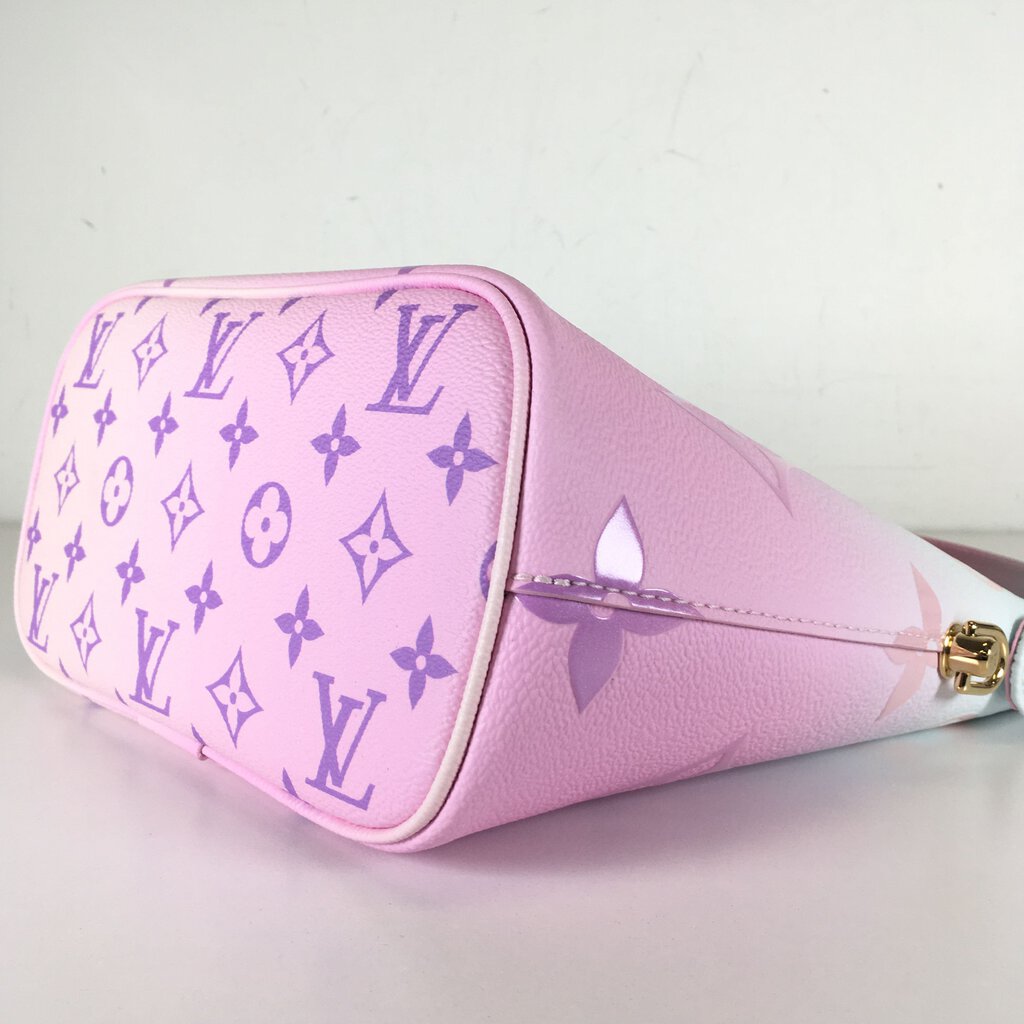 Louis Vuitton Marshmallow PM