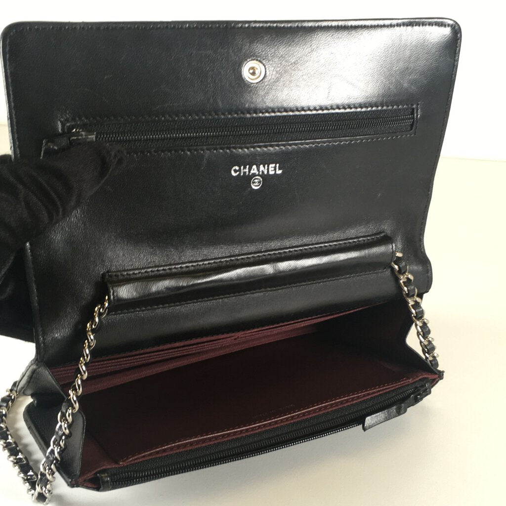 Chanel Wallet on Chain (WOC)