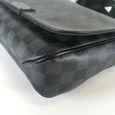 Louis Vuitton District Messenger Bag