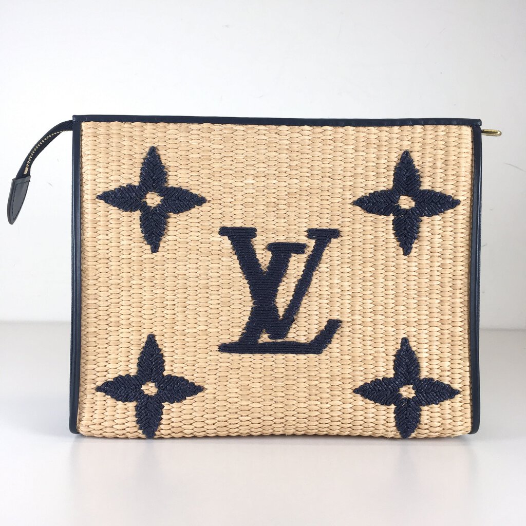 Louis Vuitton Toiletry 26