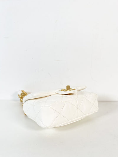 Chanel 22s White Flap