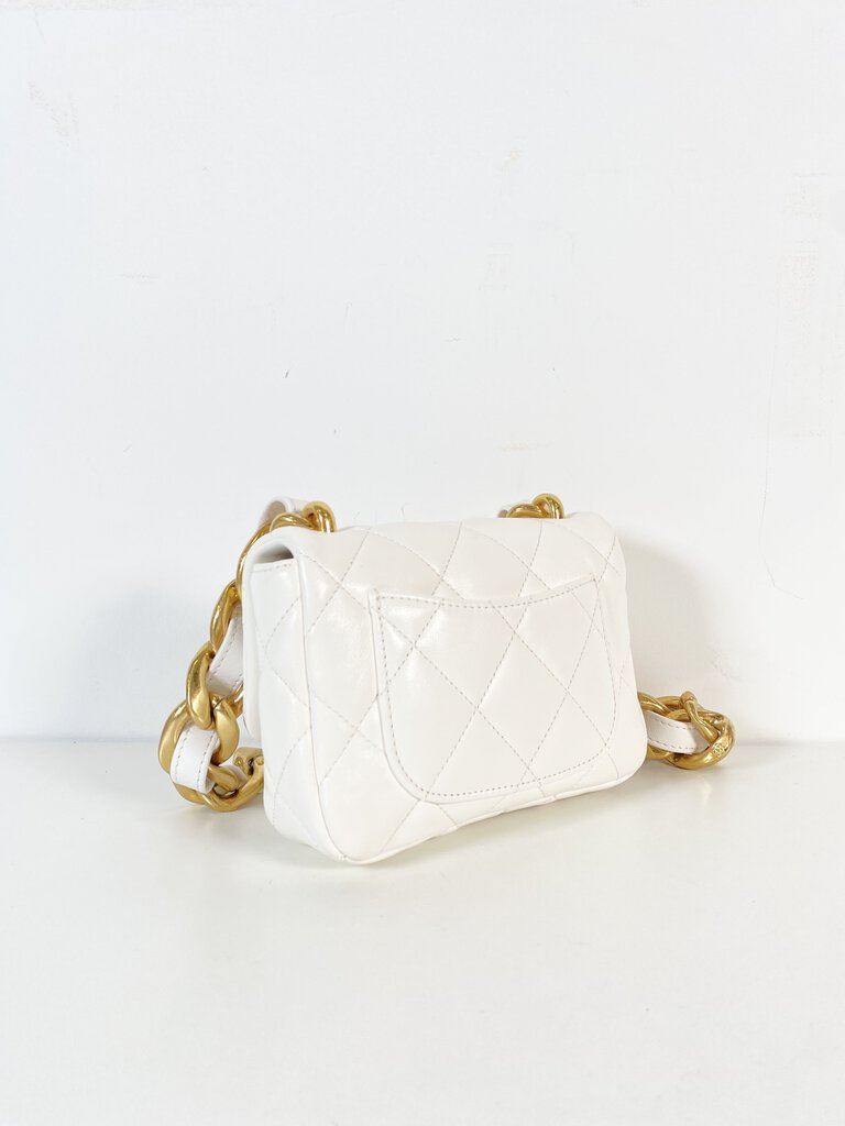 Chanel 22s White Flap